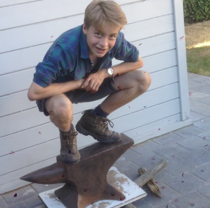 Pieter Aesaert at work in his knife making workshop